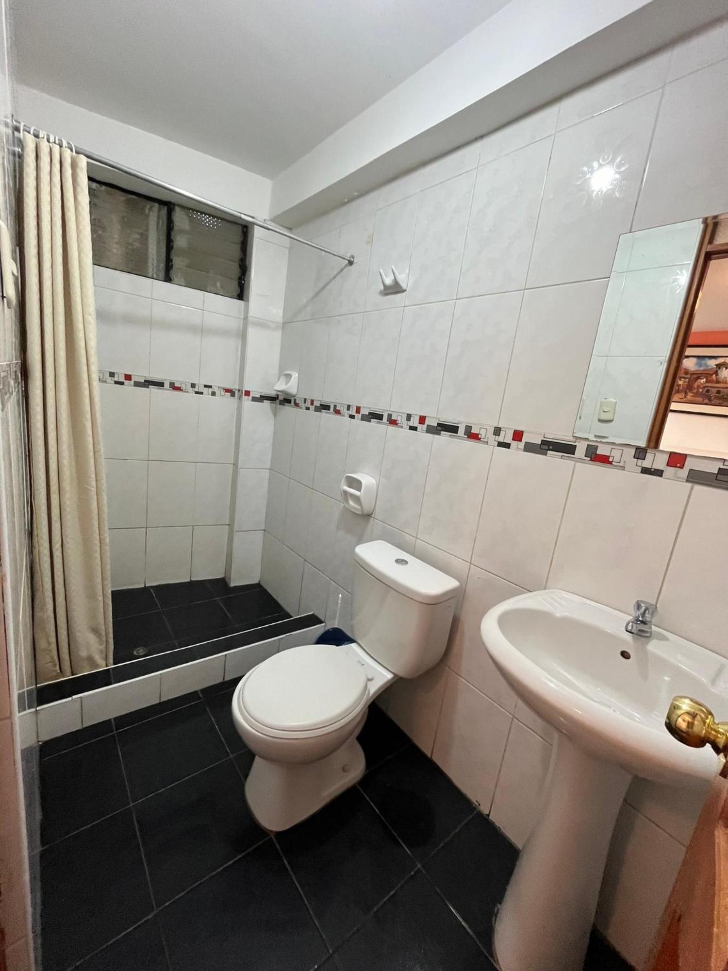 Hostal Apu Qhawarina Ollantaytambo Luaran gambar