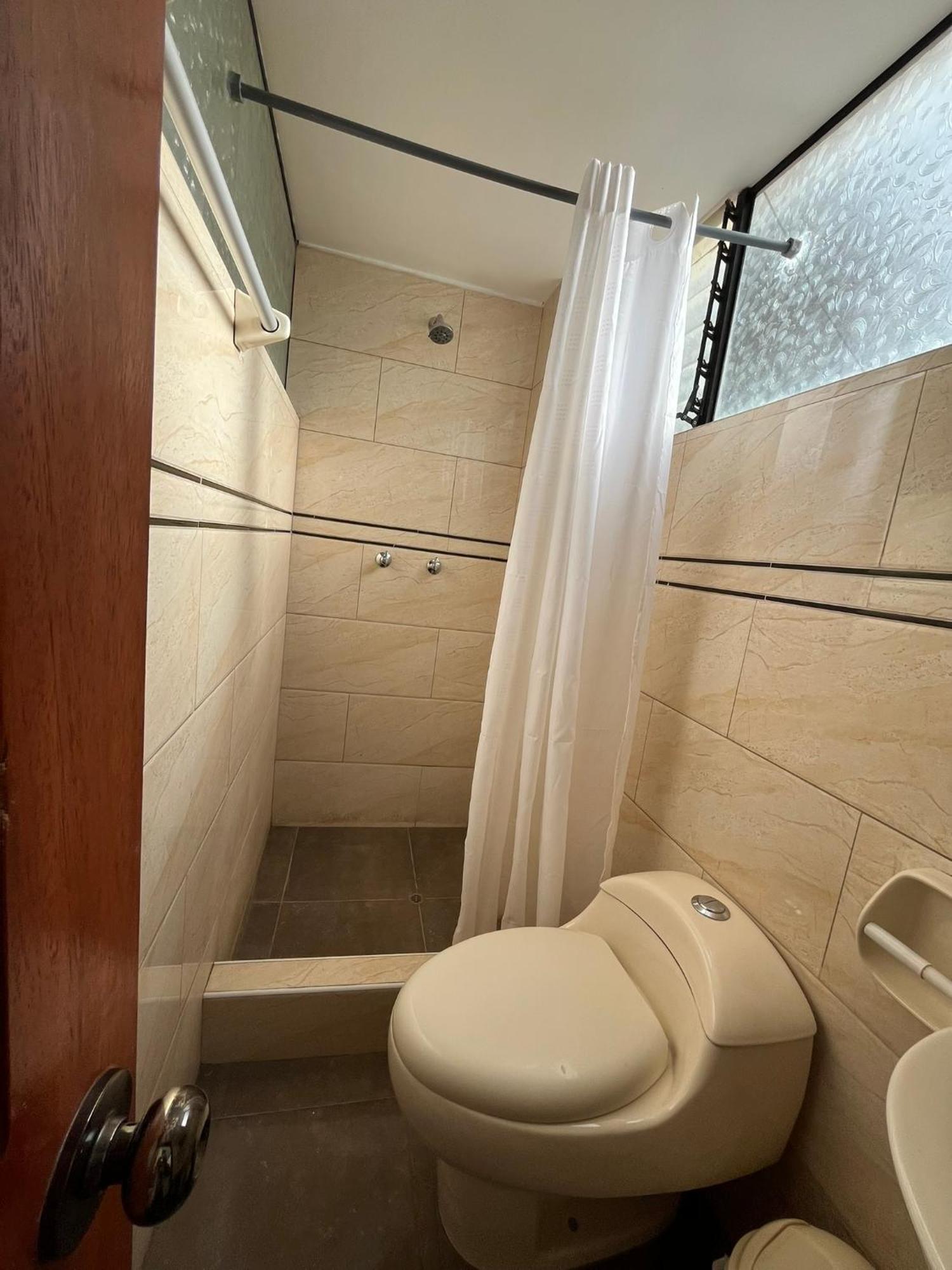 Hostal Apu Qhawarina Ollantaytambo Luaran gambar