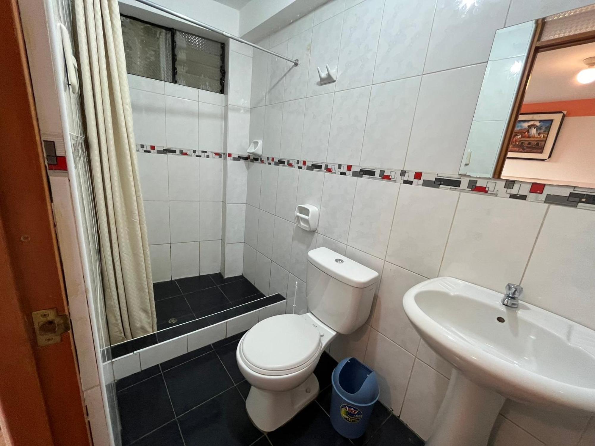 Hostal Apu Qhawarina Ollantaytambo Luaran gambar