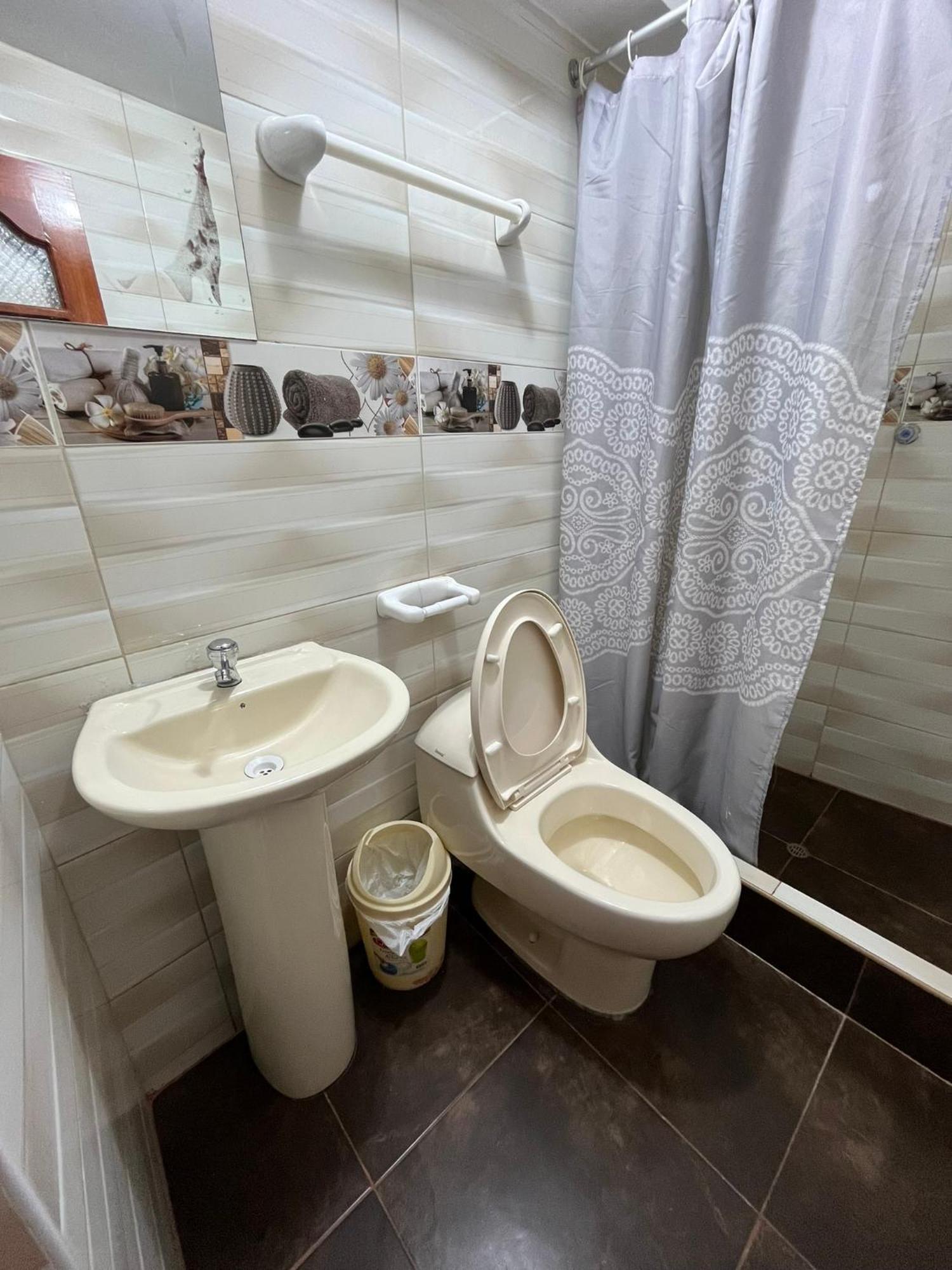 Hostal Apu Qhawarina Ollantaytambo Luaran gambar